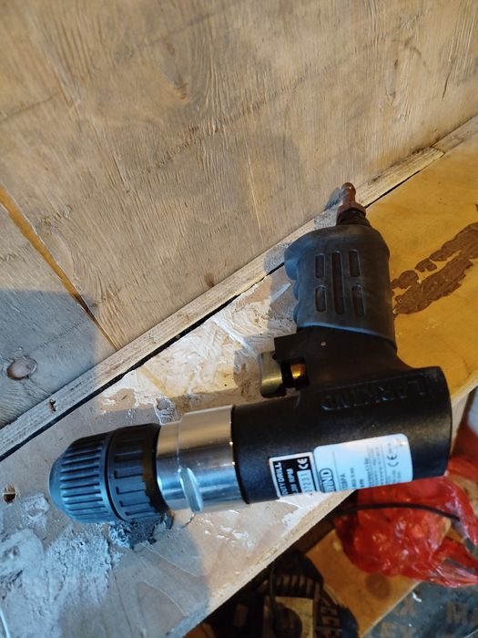 Пневматическая дрель