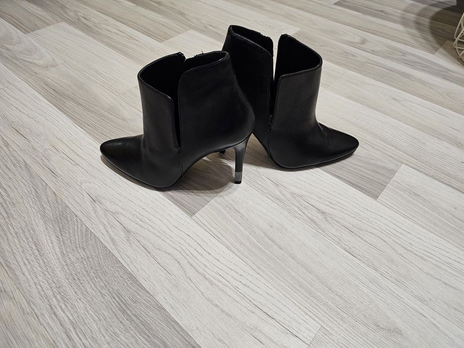 Botine stiletto Guess  negre, piele naturala nr 39