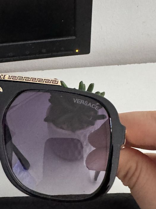 vand ochelari versace - stil luxury