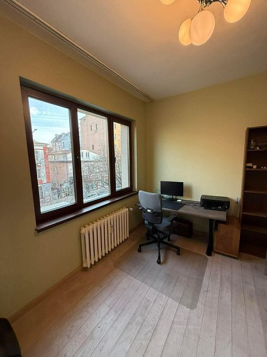 Дава се под наем Тристаен апартамент в София, Център - 100 кв.м за 1196.97 € - Снимка #8