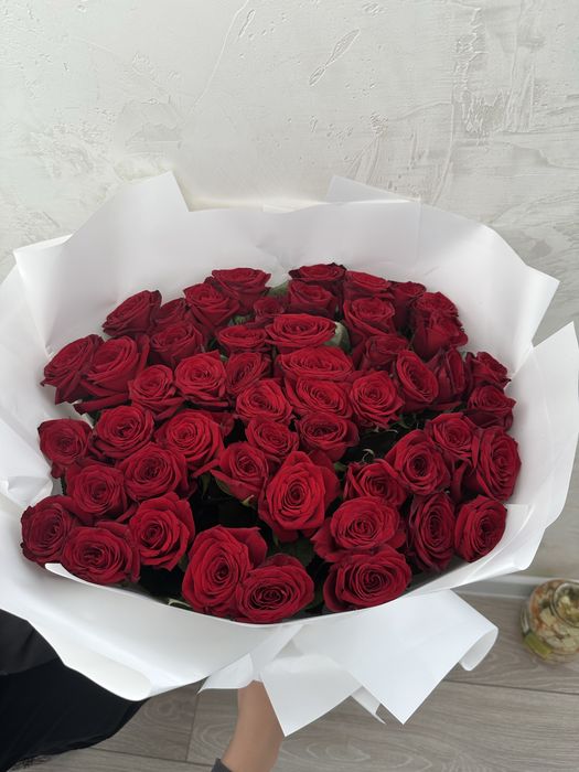 Букет красных роз 51 шт