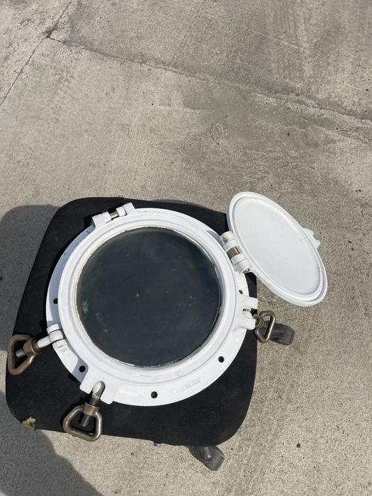 Корабен прозорец филистрин