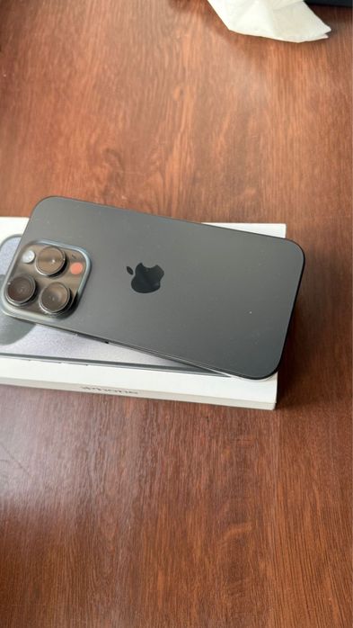 Продается айфон 15 про