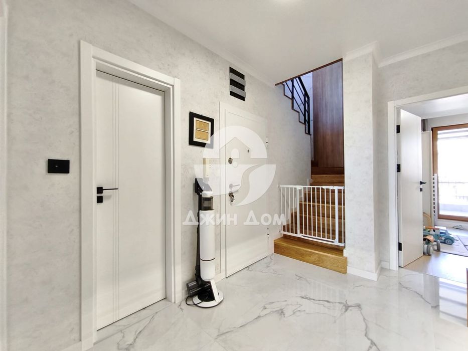 Продава се Тристаен апартамент в Свети Влас - 140 кв.м за 2108 €/кв.м - Снимка #4