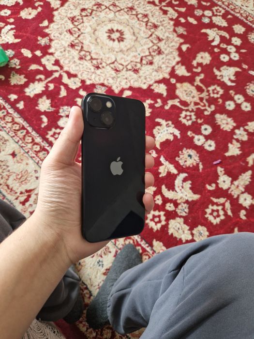 Продаю Айфон 13 в хорошем состояни.