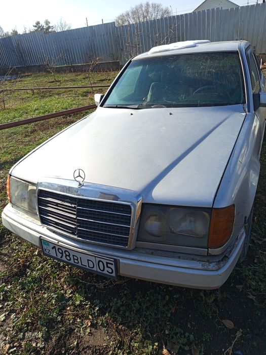 Мерседес 124 на ходу