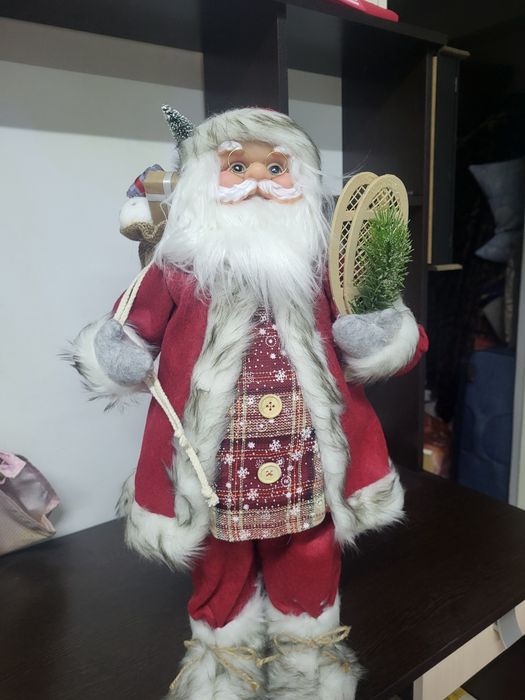 Дед мороз с игрушками