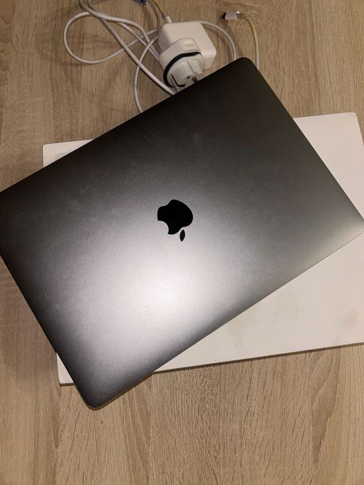 MacBook Air 13,3 M1
