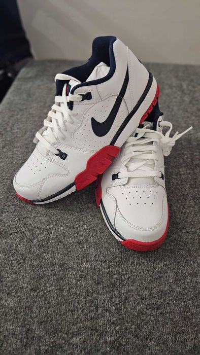 Продавам НОВИ маратонки NIKE Cross Trainer Low размер 42.5 size 9