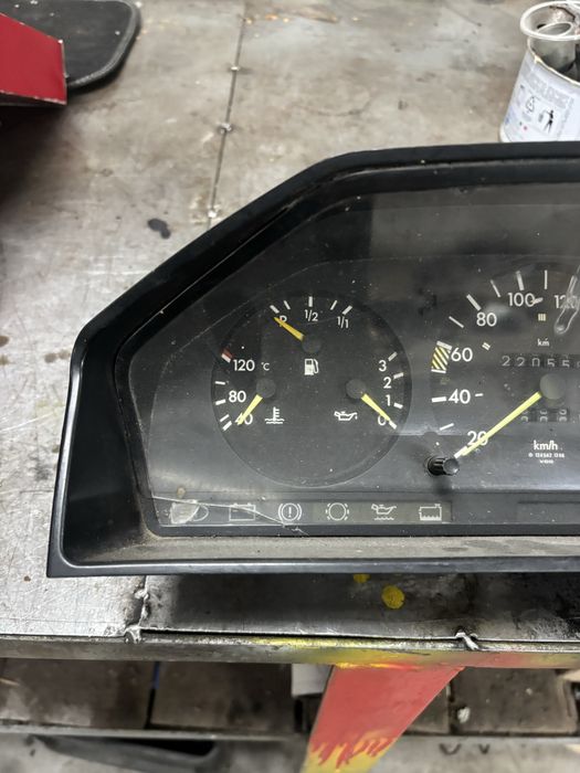 Километраж/табло за mercedese benz 124