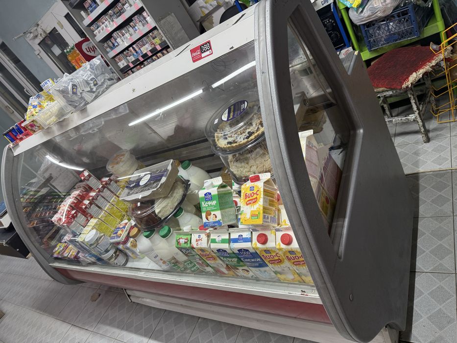 Холодильник витринный