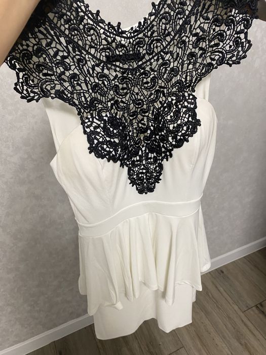 Женское белое платье