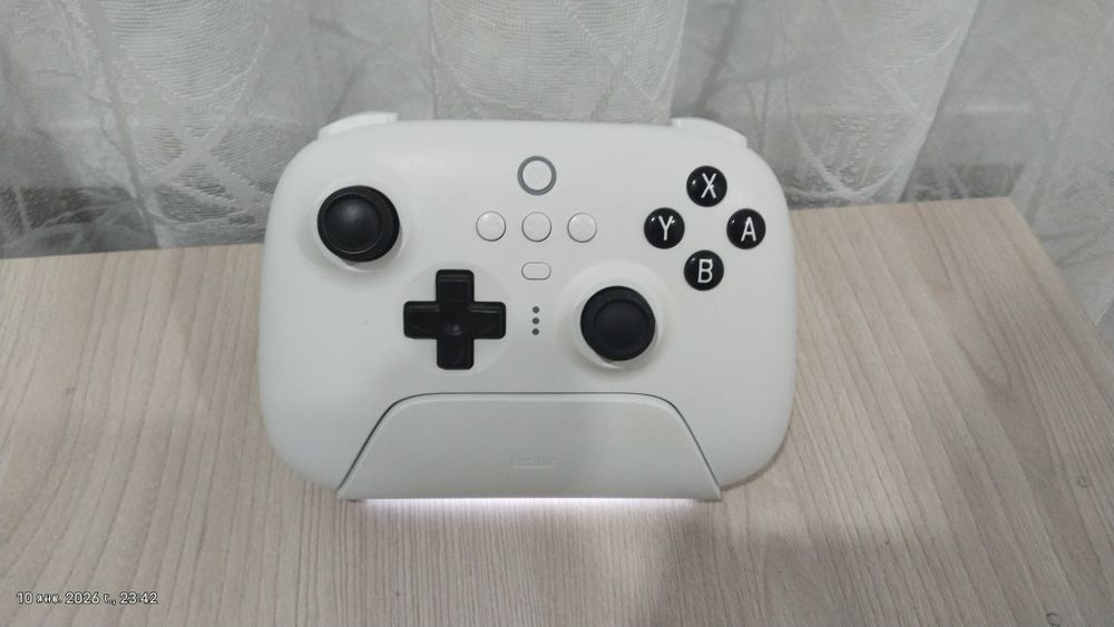 Продам джойстик 8-bitdo ultimate Bluetooth Controller