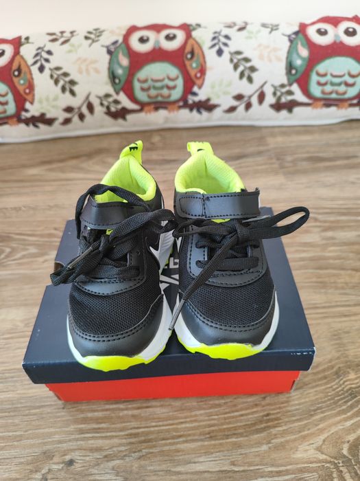 Маратонки Nike, 22ри номер, чисто нови