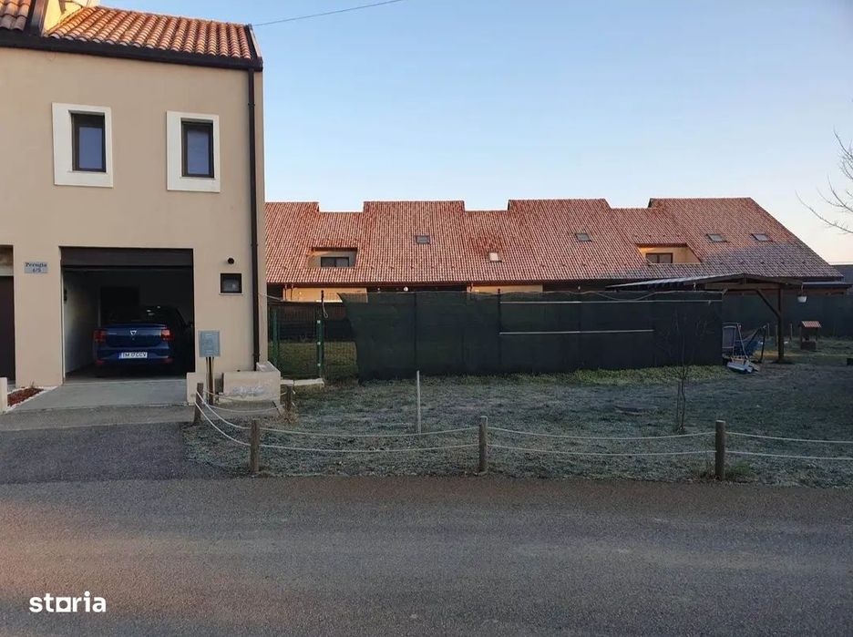 Casă cu garaj și aer condiționat în Moșnița Nouă