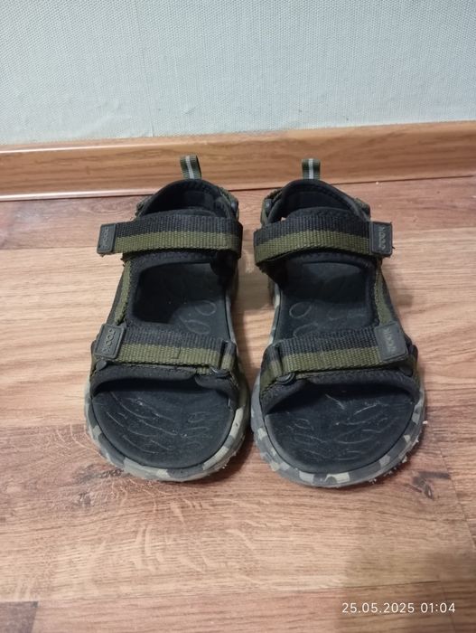 Сандалии на мальчика