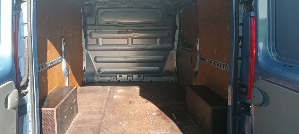 Opel Vivaro 2,0 Model Lung 2014 Navigație, Cameră spate.