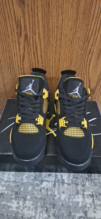 Jordan 4 Yellow Thunder