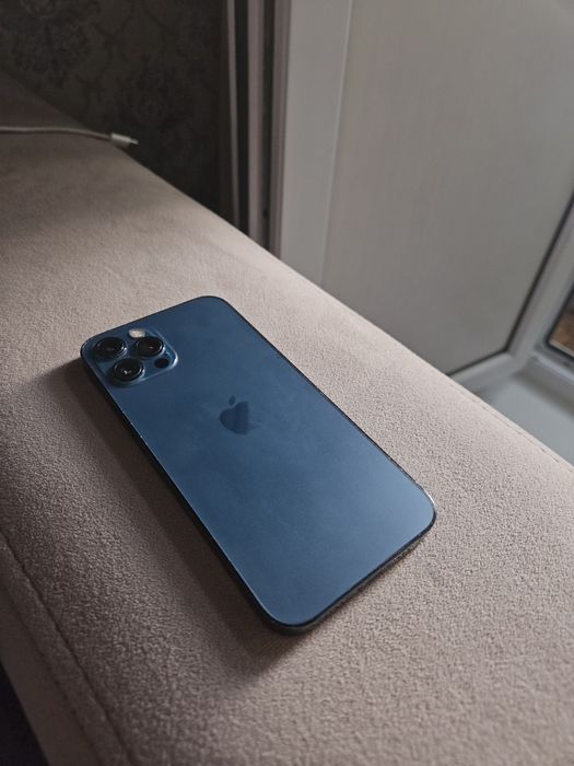 Продаю айфон 12 про 256gb