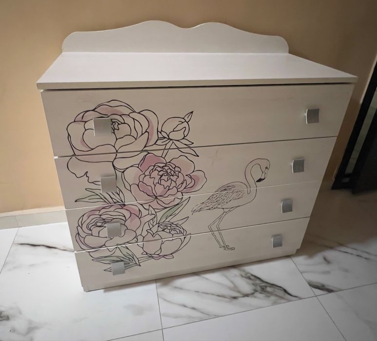 Продам комод в детскую