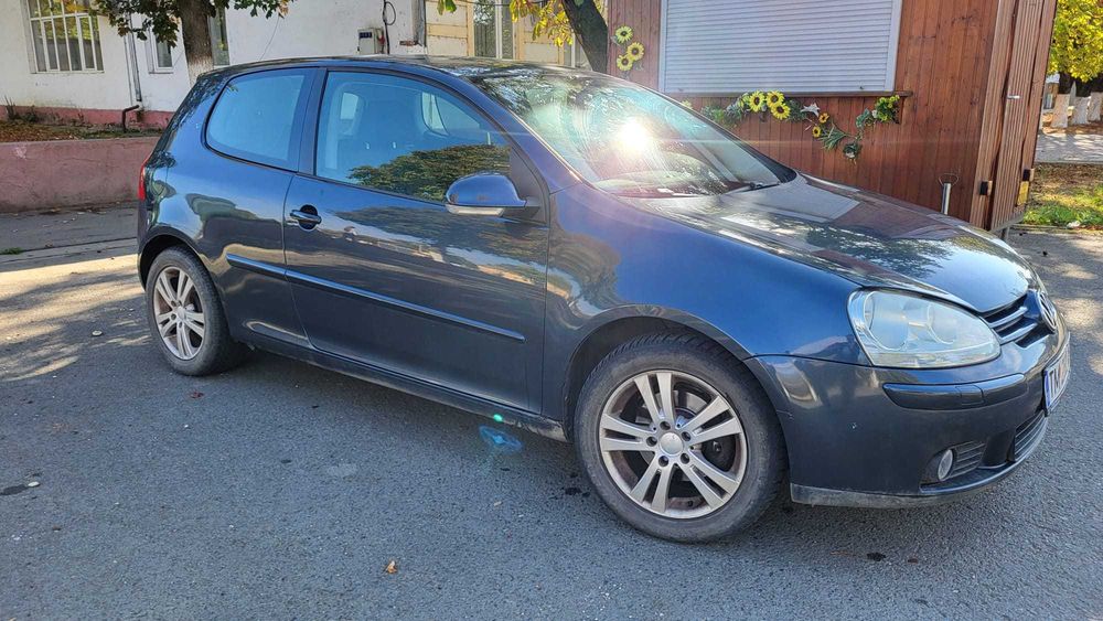 VW Golf 5 “Tour”, 3 Usi, an 2008, 1.4 MPI, 80CP, 207000 Km