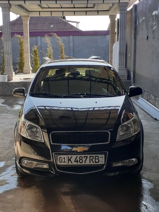 Нексия 3 сотилади