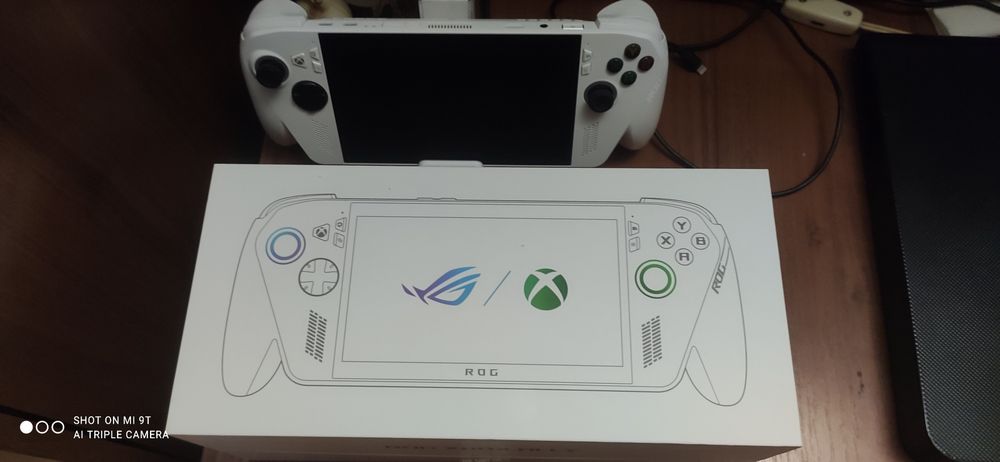 ROG XBOX ALLY в отличном состоянии