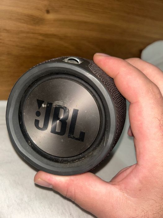 JBL  много силна преносима тон колона