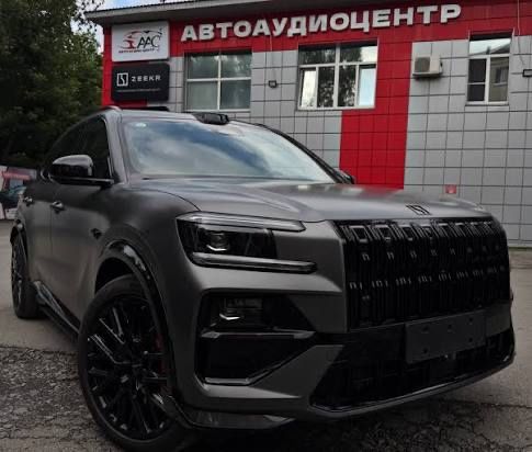 Zeekr 8X Shadow Night Paket R22 Black Wheels