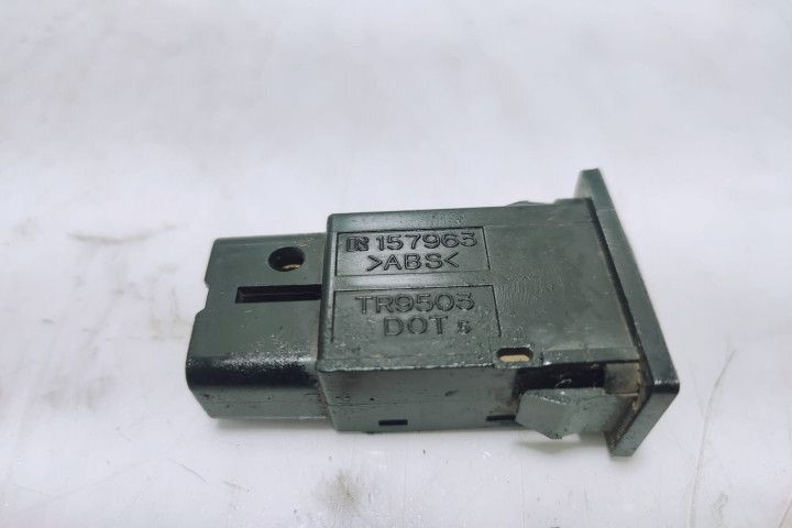 Buton avarii 157963 Toyota Avensis 2 T25 (2002 - 2006)