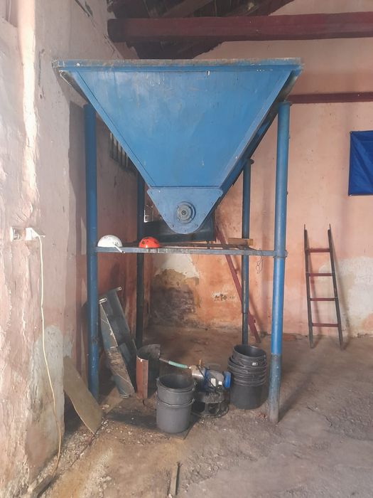 Cuva metalica, lin struguri, vinificatie