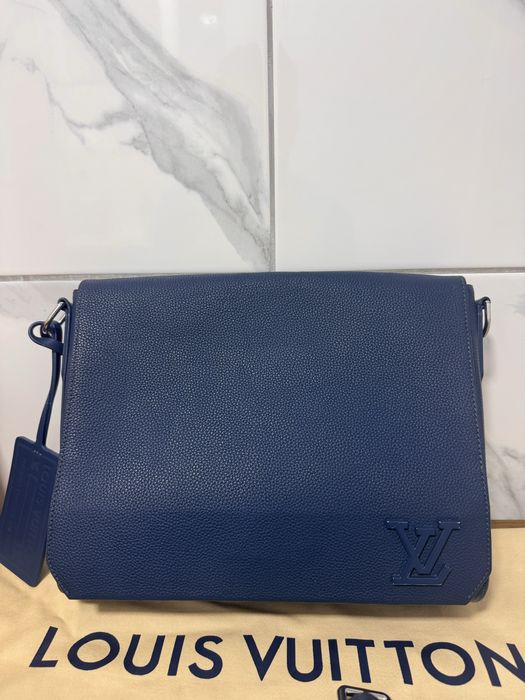 Louis Vuitton Take Off Messenger