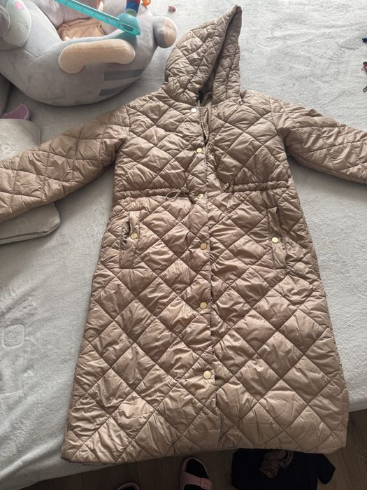 Бежово дълго яке с качулка