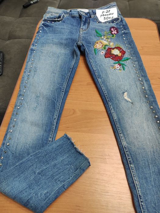 Джинсы женские 27,31 размер