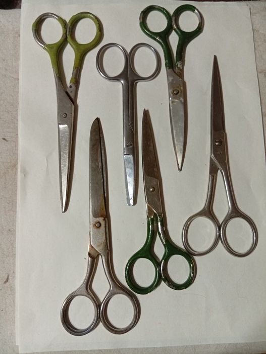 Ножницы   обычные.