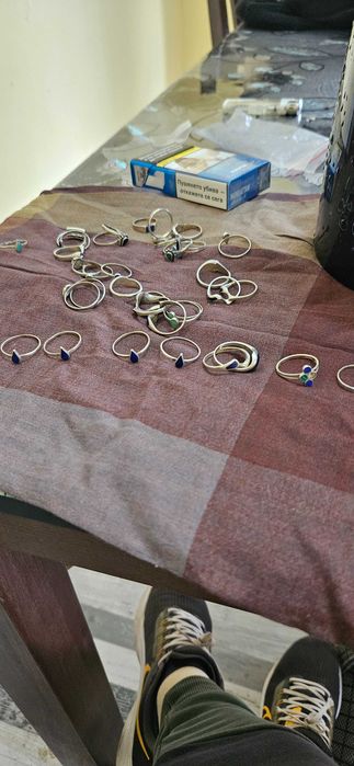 Продавам сребърни пръстени !