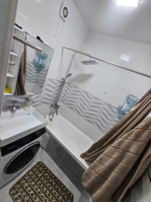 9-й квартал Чиланзар Продаётся квартира.