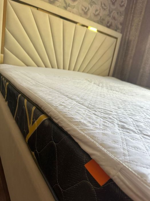 Продается кровать 180*200