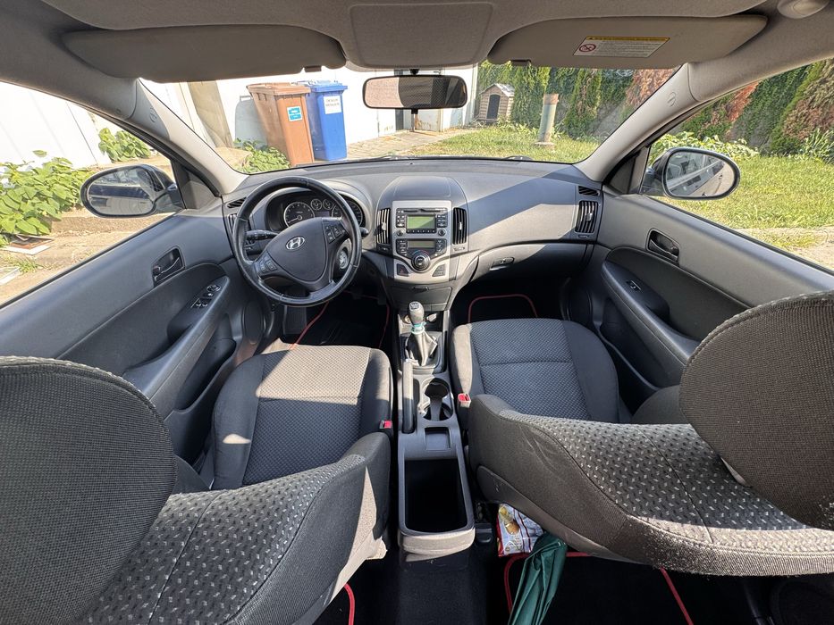 Hyundai i30, 1.4 benzina tip break, foarte incapatoare! km putini!