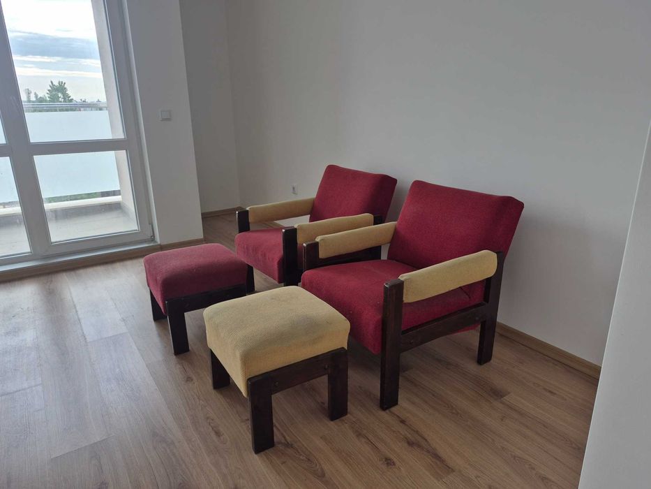 Продава 2 фотьойла с две табуретки, 40евро