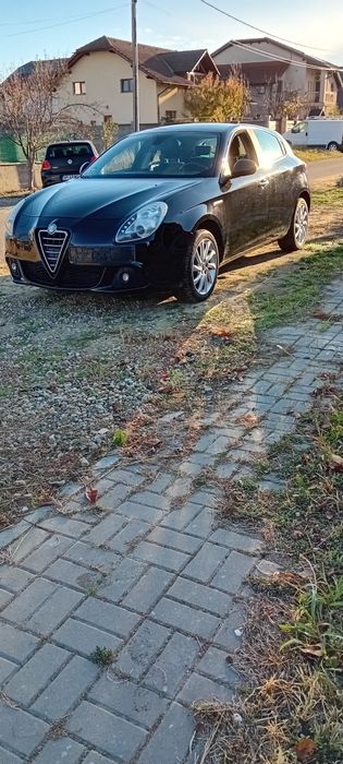 Vând  Alfa Romeo Giulita  an 2011 euro 5