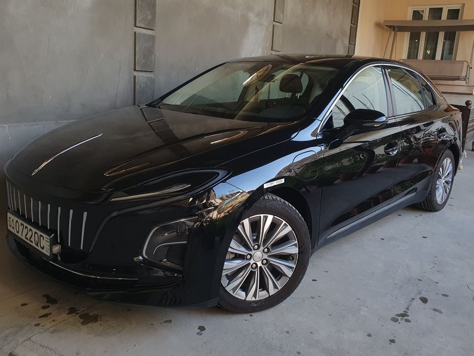 Hongqi EQM5 sotiladi