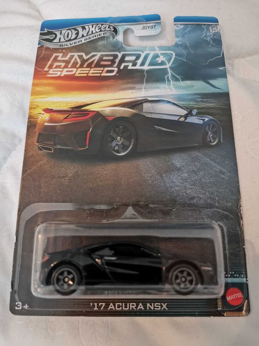 Продавам Hot Wheels колички и пъзел за игра, състоящ се от 200 части