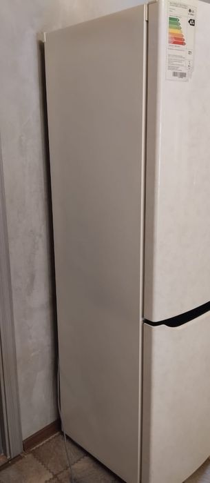 Продам холодильник LG