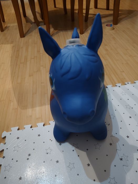 Надуваемо конче за деца