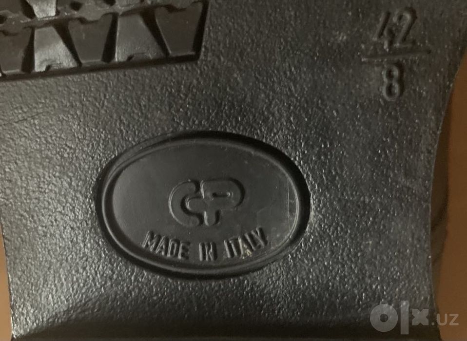 Мужская обувь 42-размера / ИТАЛИЯ / возможно, лучше рассчитывать