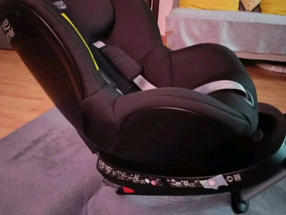 Scaun rotativ Britax Romer Dualfix 2r cu husa de vara