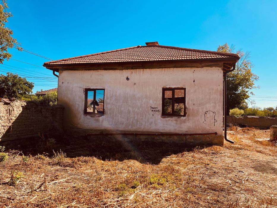 Къща в село Ресен