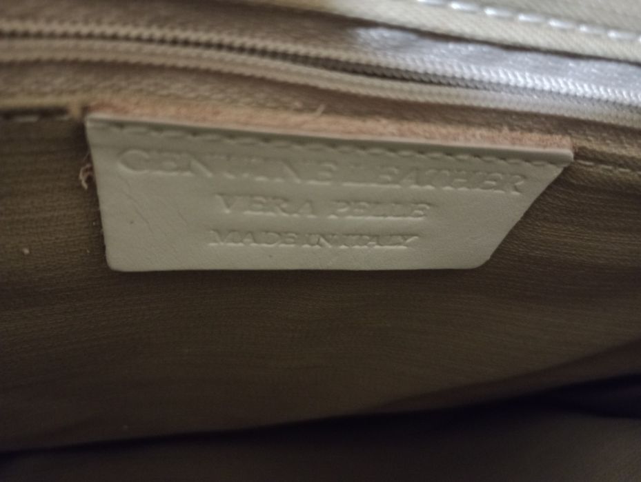 Бяла дамска чанта естествена кожа