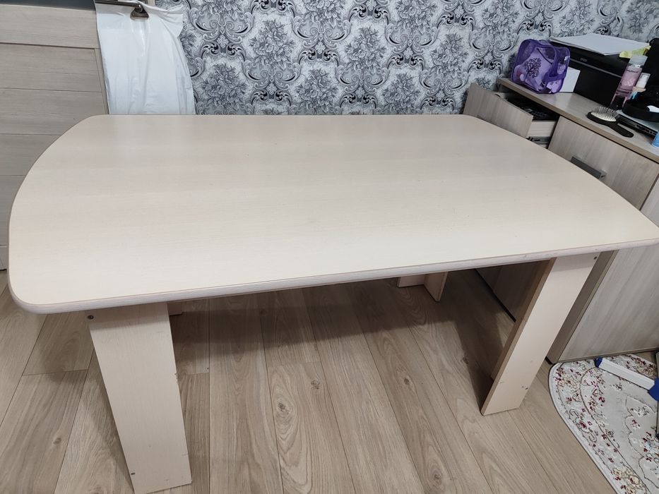 Продам столы офисные